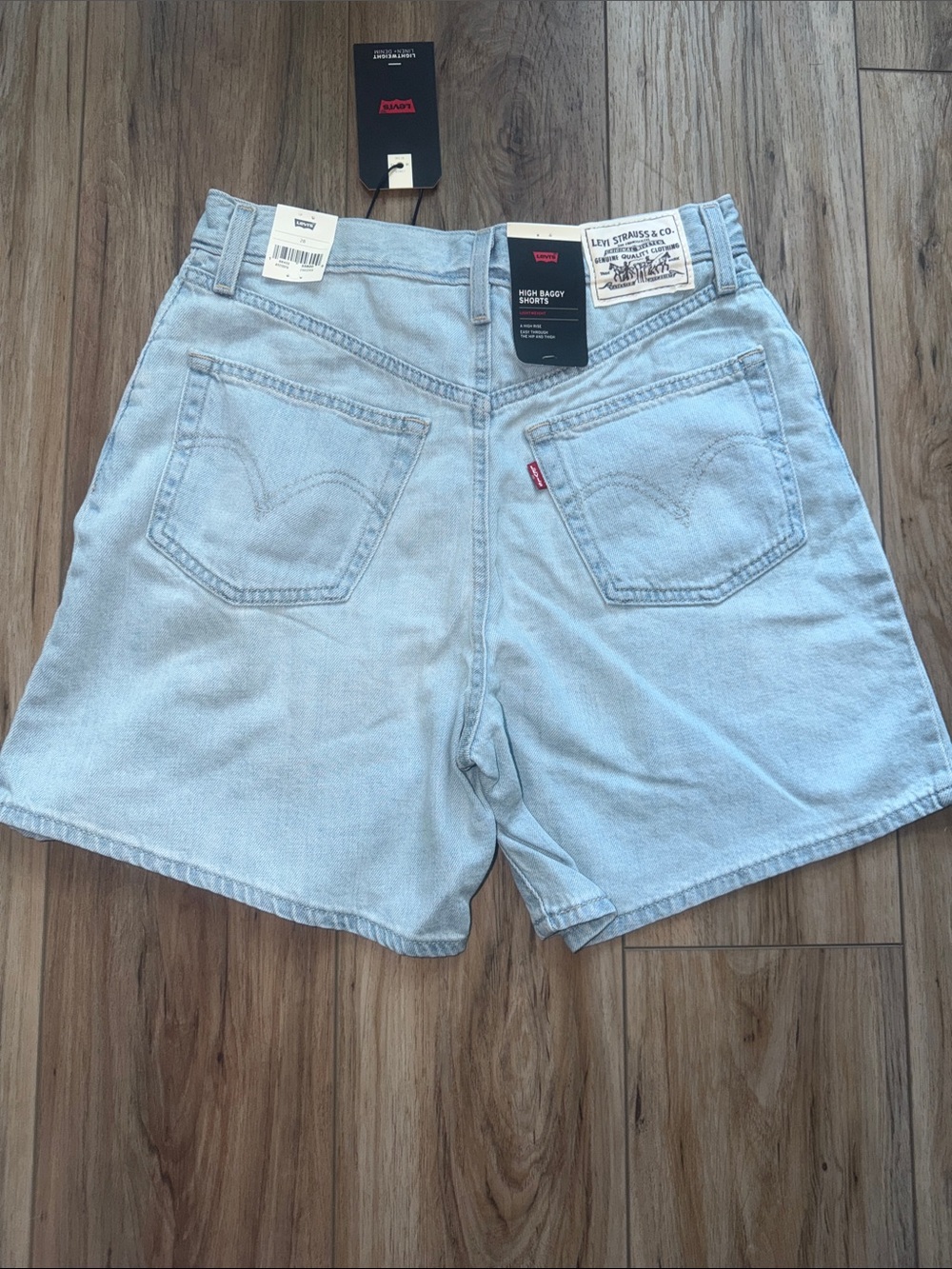 Levi's High Baggy Linen+ Denim Lightweight Shorts Light Blue Wash NWT 28 - Picture 4 of 10
